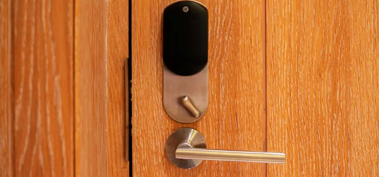 Automatic Locking Door Knob Mountain View